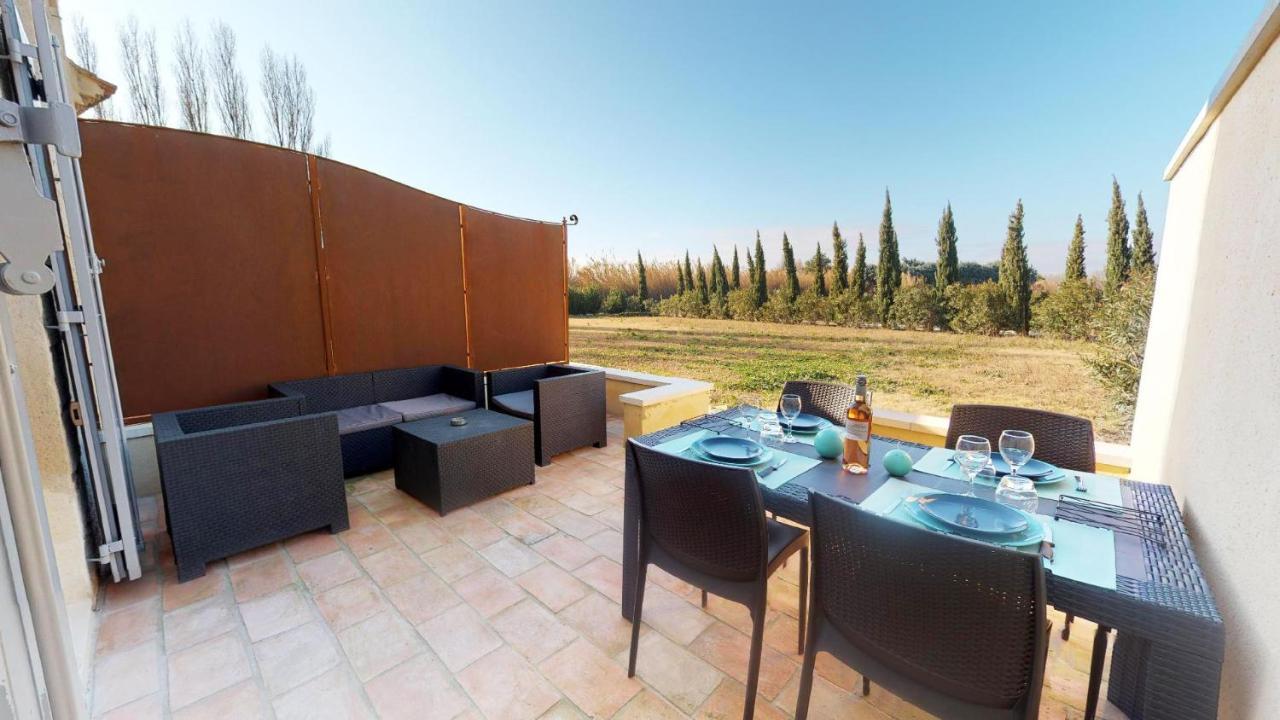 Le Mas De Guiguite Mézoargues Esterno foto